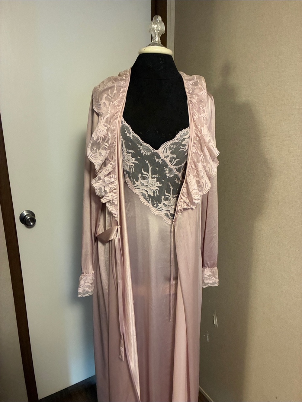 Women's Long Lace-Trim Satin Robe and Gown- Dusty Pink - Picture 3 of 12